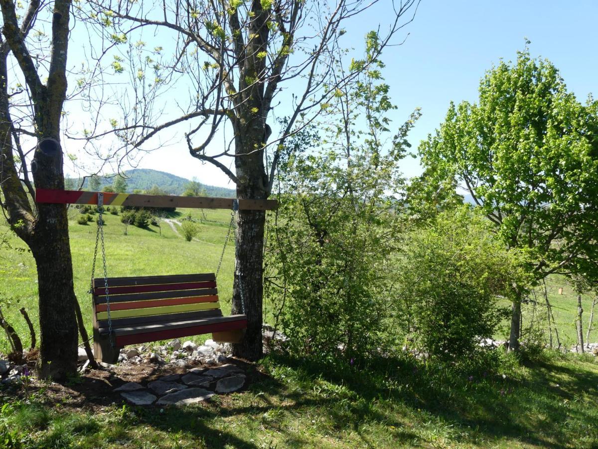 Pension Na Meji Pivka Dış mekan fotoğraf
